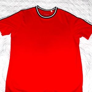 Red Guess tee